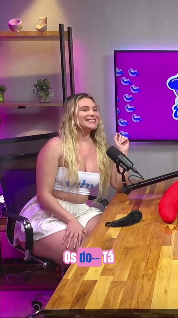 They Guess and Rate Kisses on the Podcast!