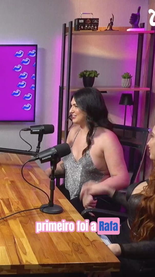 Beijo Surpresa - Quem Roubou o Primeiro?